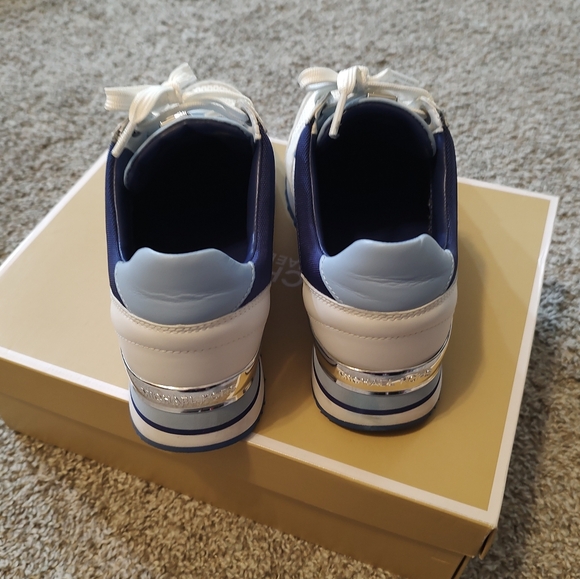 Michael Kors Billie Trainer - Picture 4 of 13